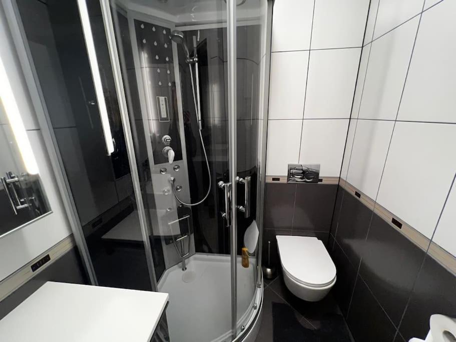 Porec, Tolle 3 Zi-Whg, Sehr Zentral, Top Zustand! Mit Internet Und W-Lan! Buitenkant foto