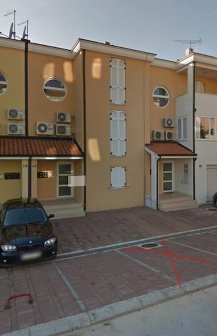 Porec, Tolle 3 Zi-Whg, Sehr Zentral, Top Zustand! Mit Internet Und W-Lan! Buitenkant foto